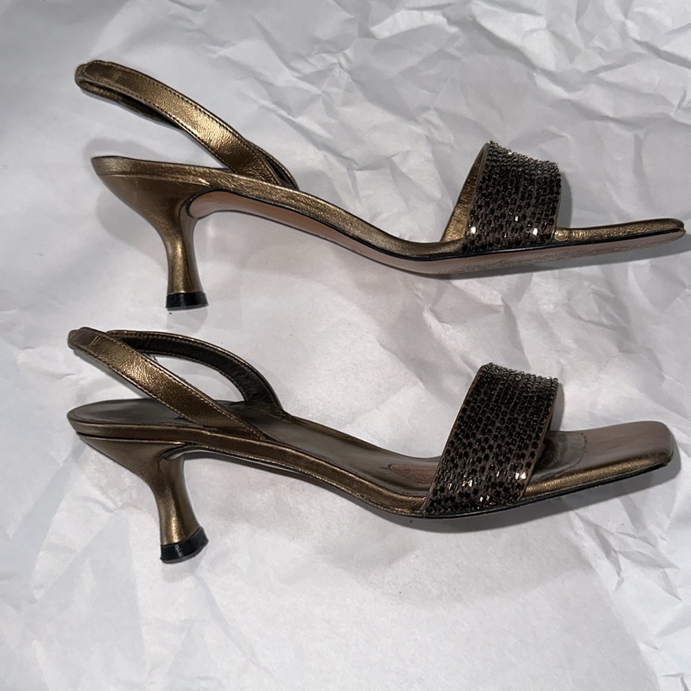 Beautiful Stewart Weitzman Bronze copper beaded metallic leather kitten heels - Picture 6 of 7